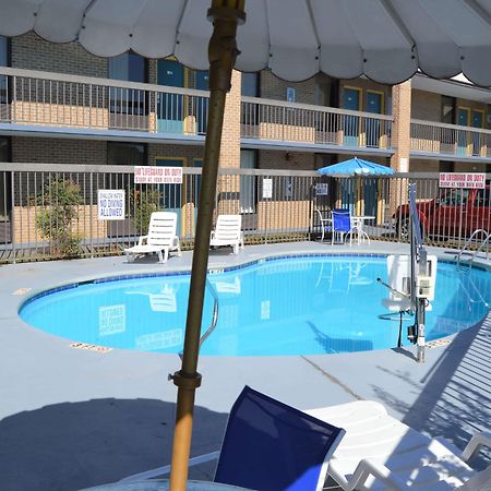 Days Inn By Wyndham Easley West Of Greenville/Clemson Area Екстериор снимка