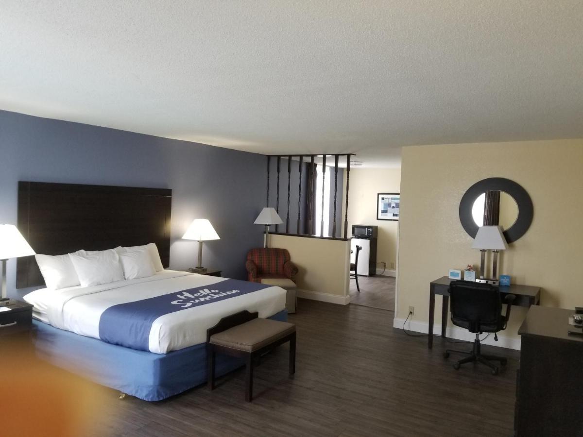 Days Inn By Wyndham Easley West Of Greenville/Clemson Area Екстериор снимка
