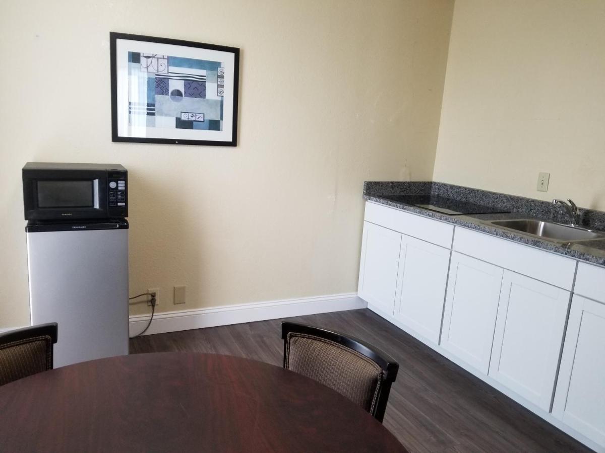 Days Inn By Wyndham Easley West Of Greenville/Clemson Area Екстериор снимка