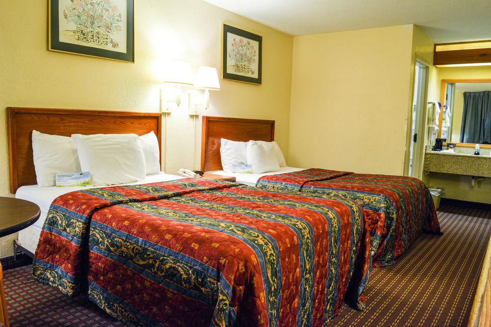 Days Inn By Wyndham Easley West Of Greenville/Clemson Area Екстериор снимка