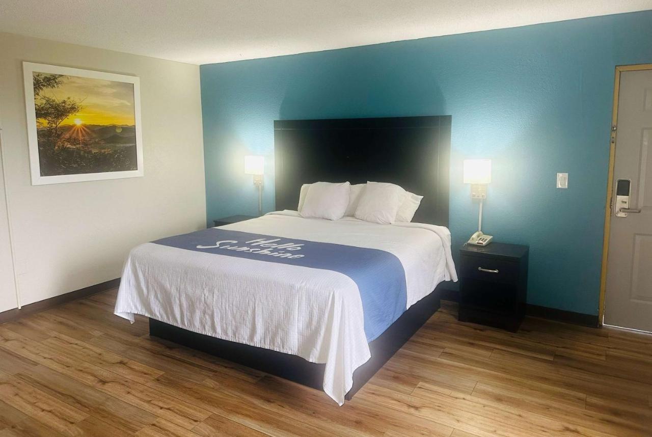 Days Inn By Wyndham Easley West Of Greenville/Clemson Area Екстериор снимка