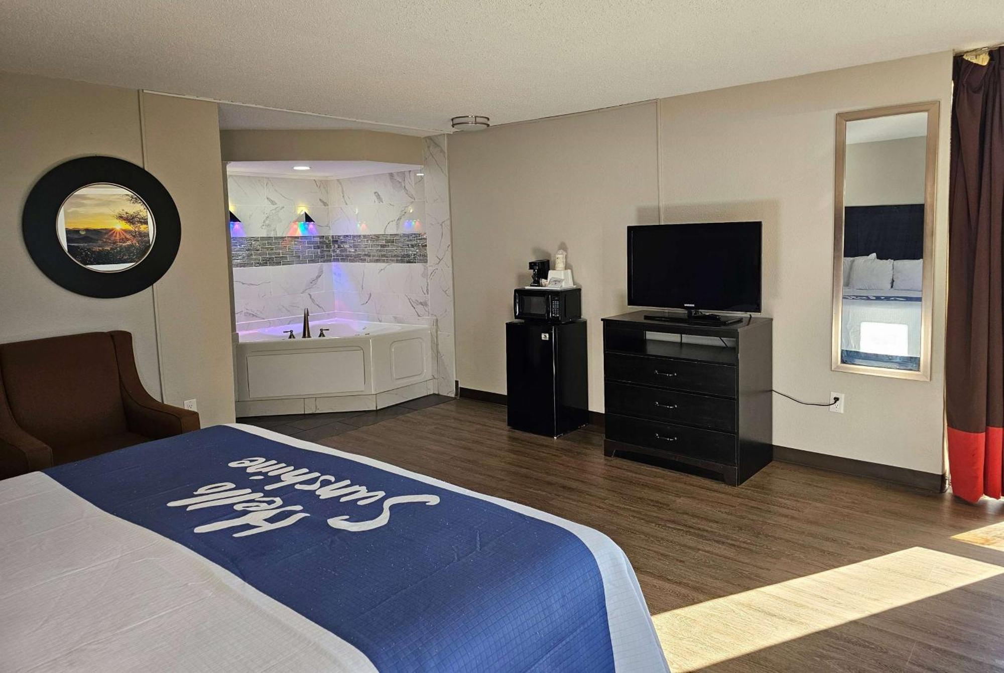 Days Inn By Wyndham Easley West Of Greenville/Clemson Area Екстериор снимка